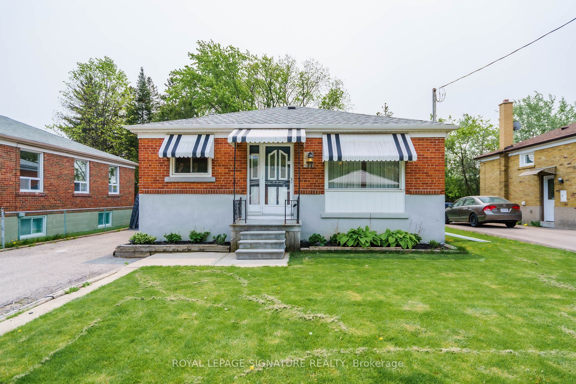 77 Manhattan Dr