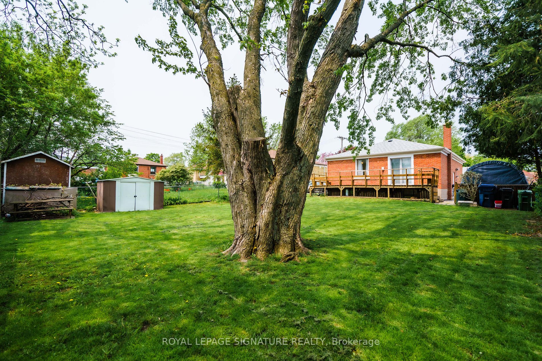 77 Manhattan Dr