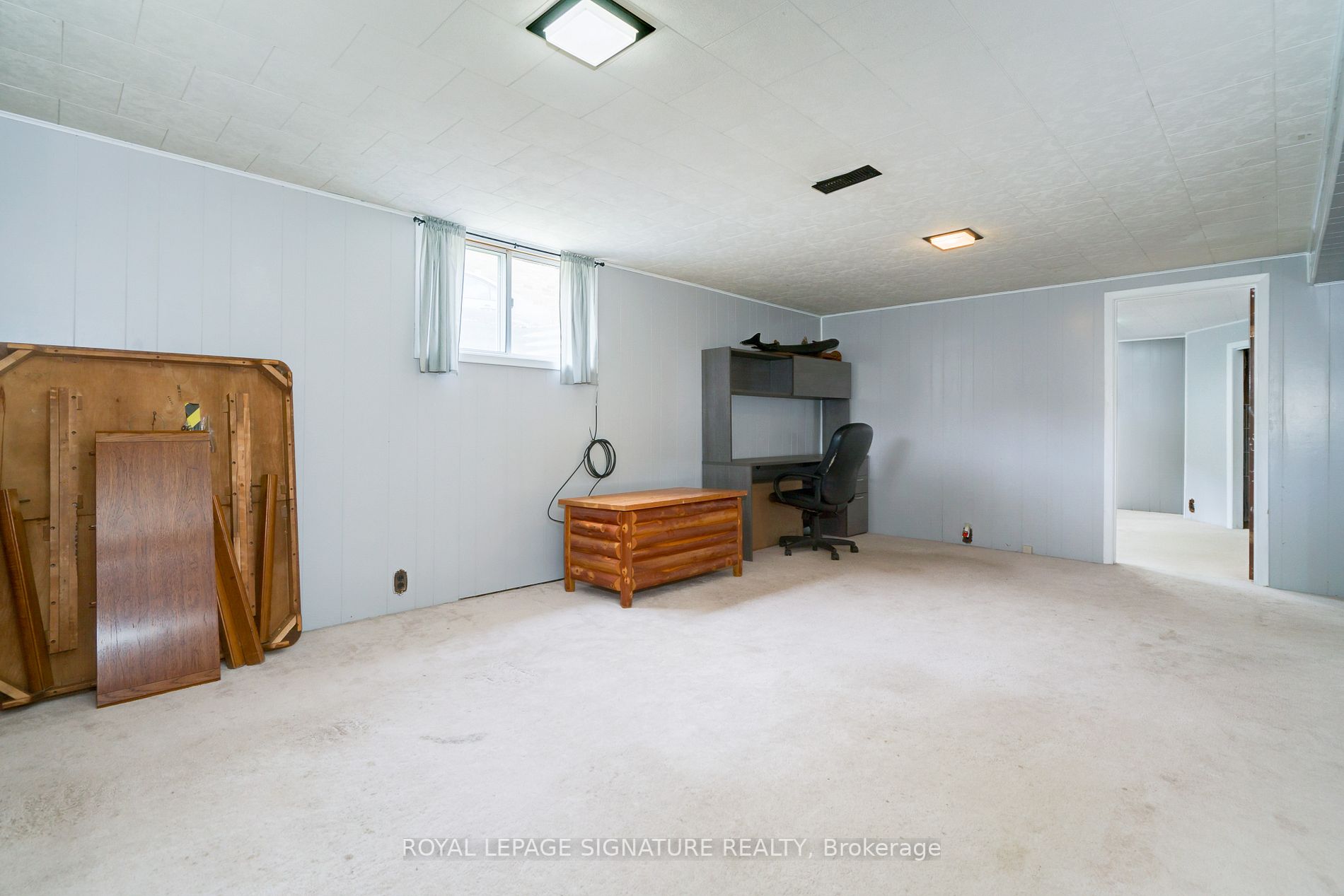 77 Manhattan Dr