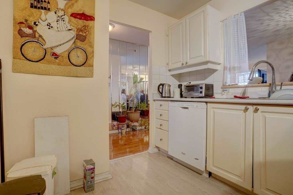 88 Corporate Dr, #1617