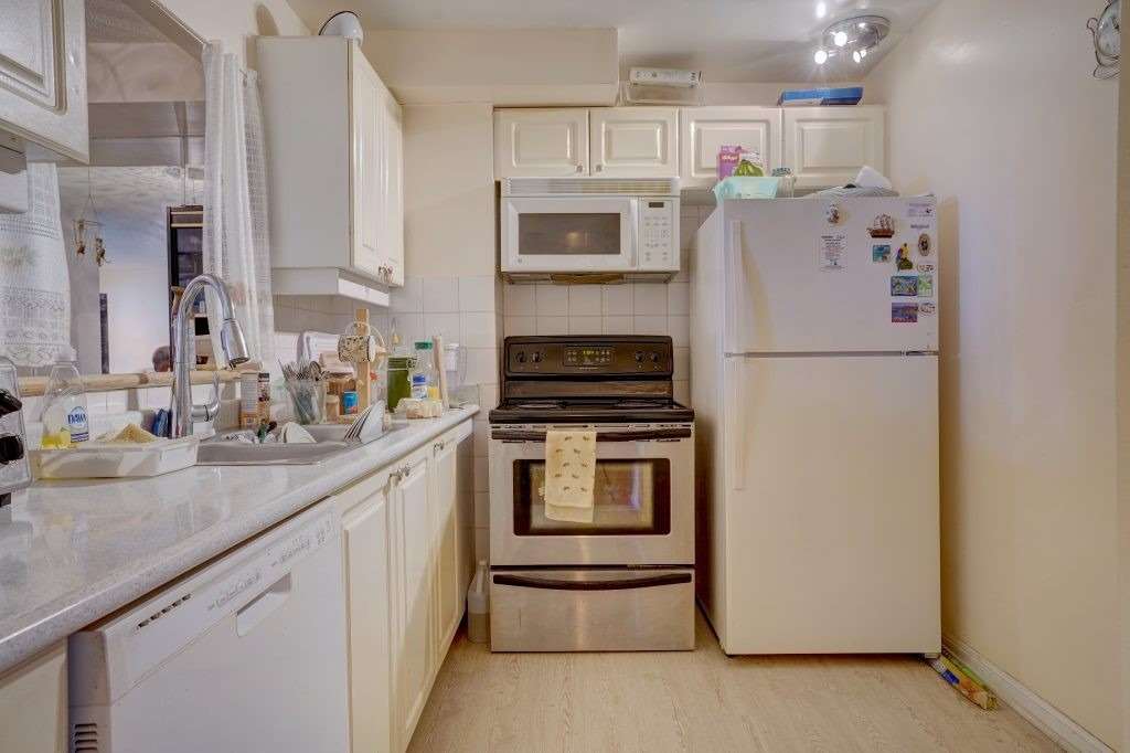 88 Corporate Dr, #1617