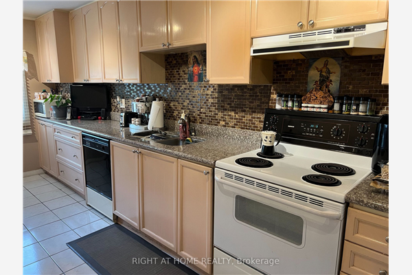 230 Linsmore Cres