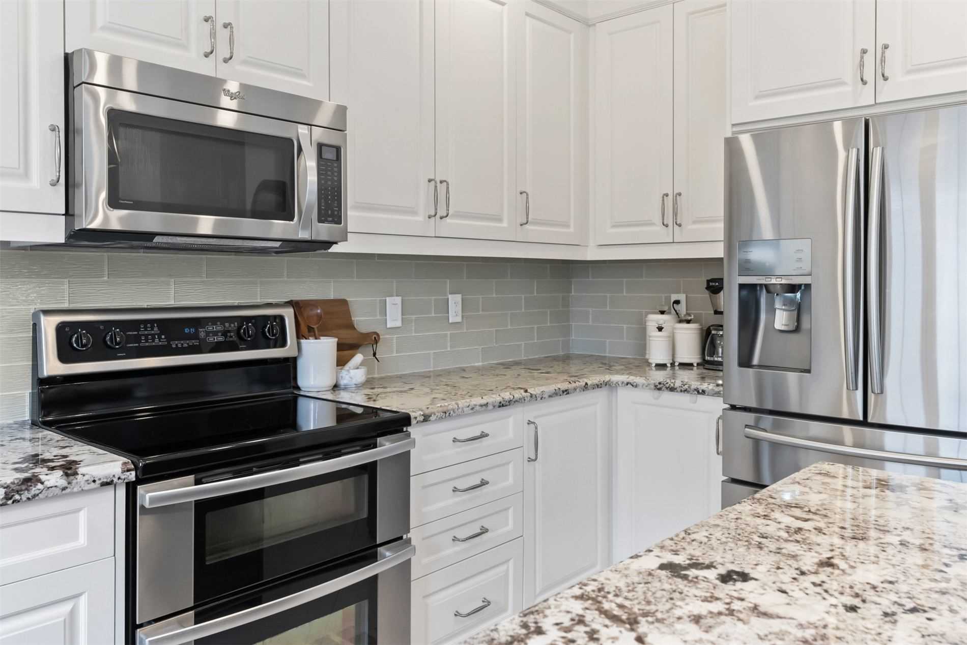1381 Clearbrook Dr