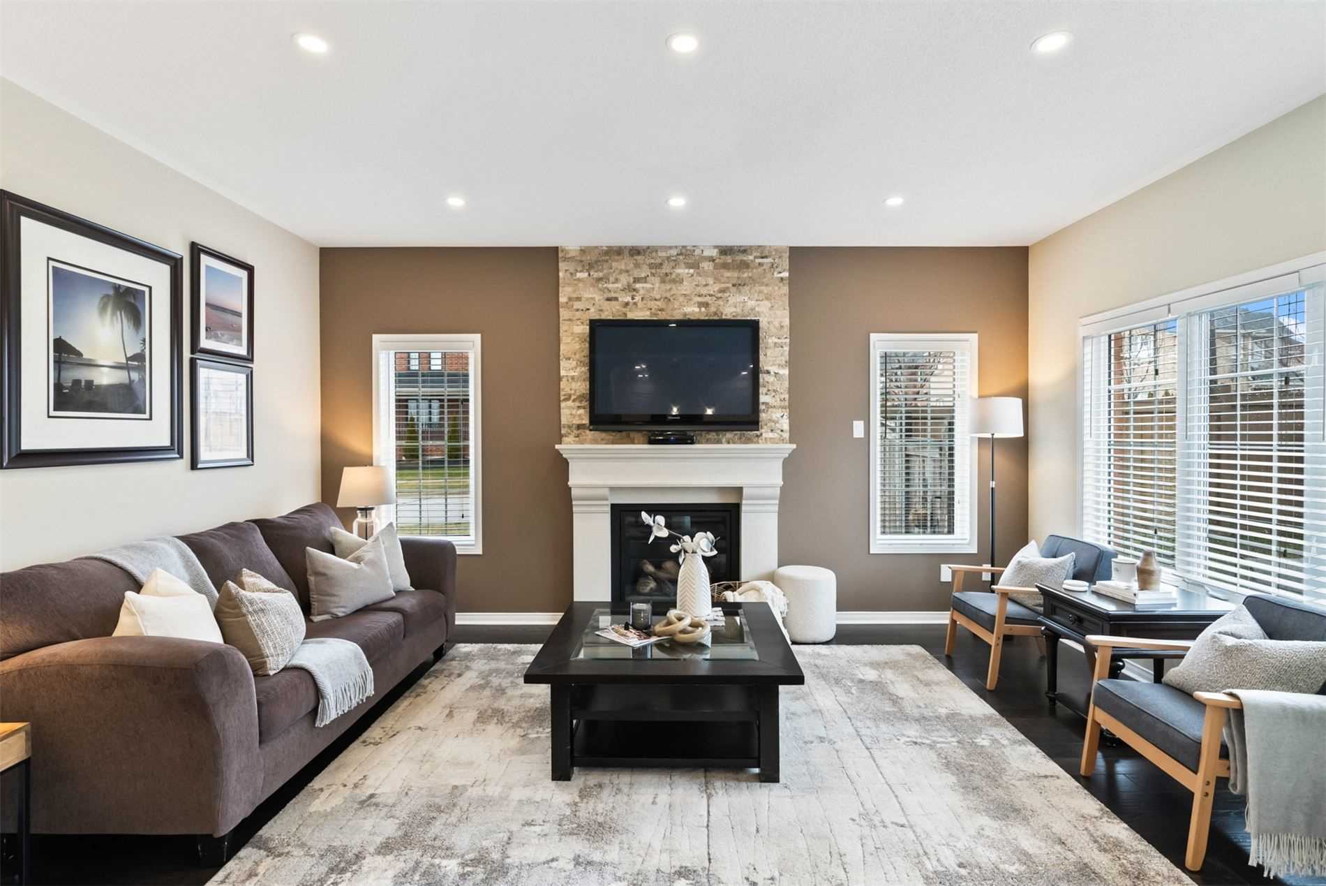 1381 Clearbrook Dr