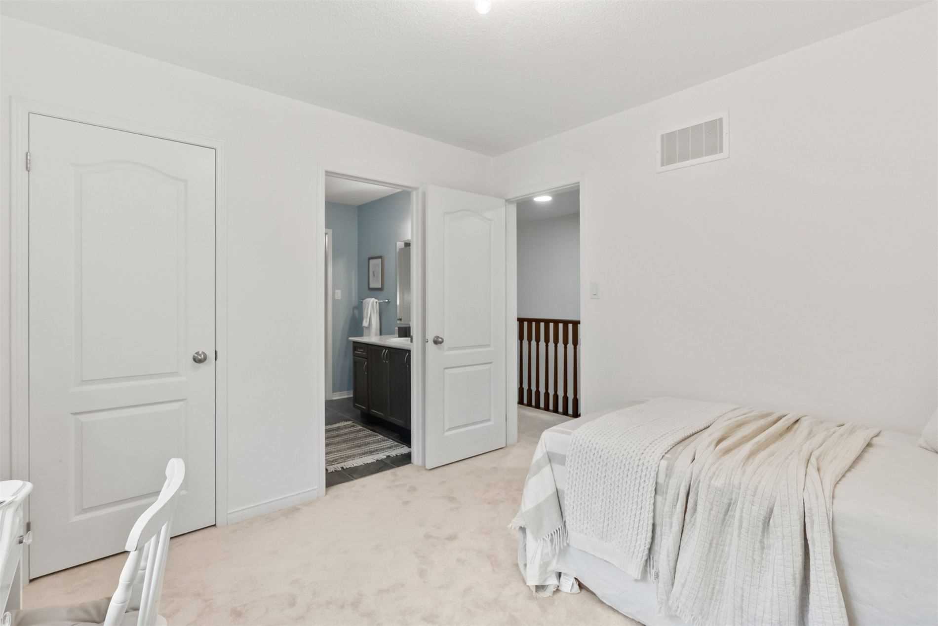 1381 Clearbrook Dr