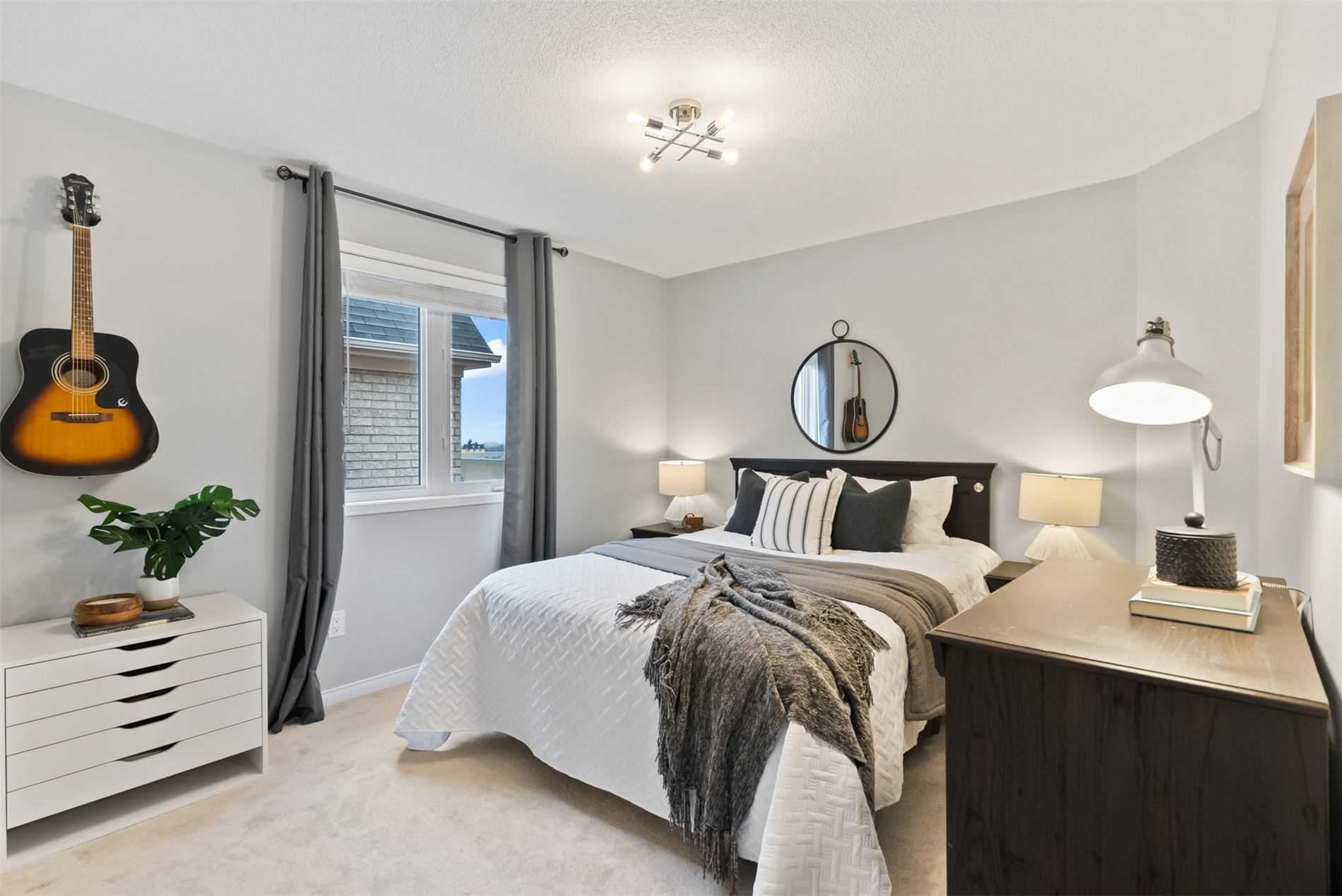 1381 Clearbrook Dr