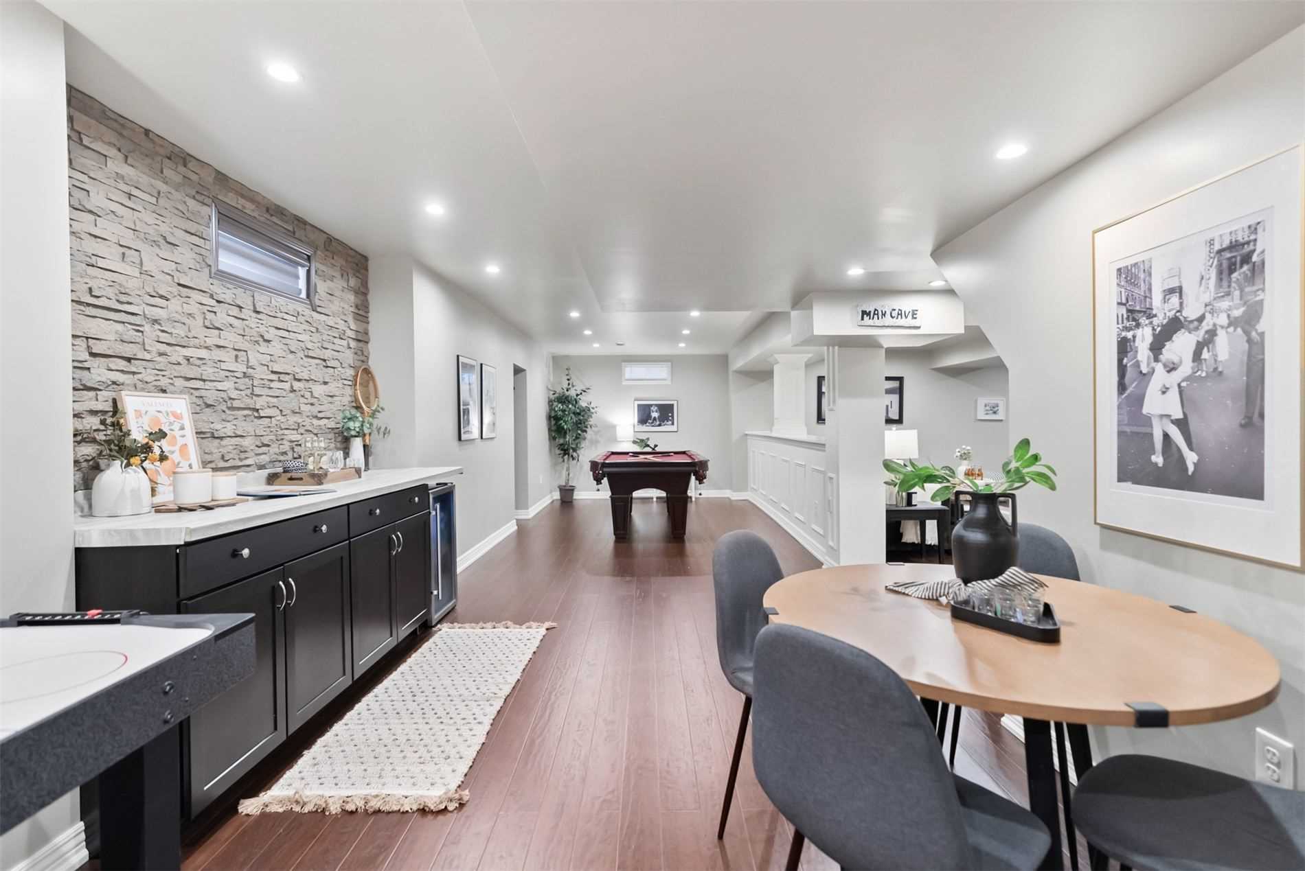 1381 Clearbrook Dr