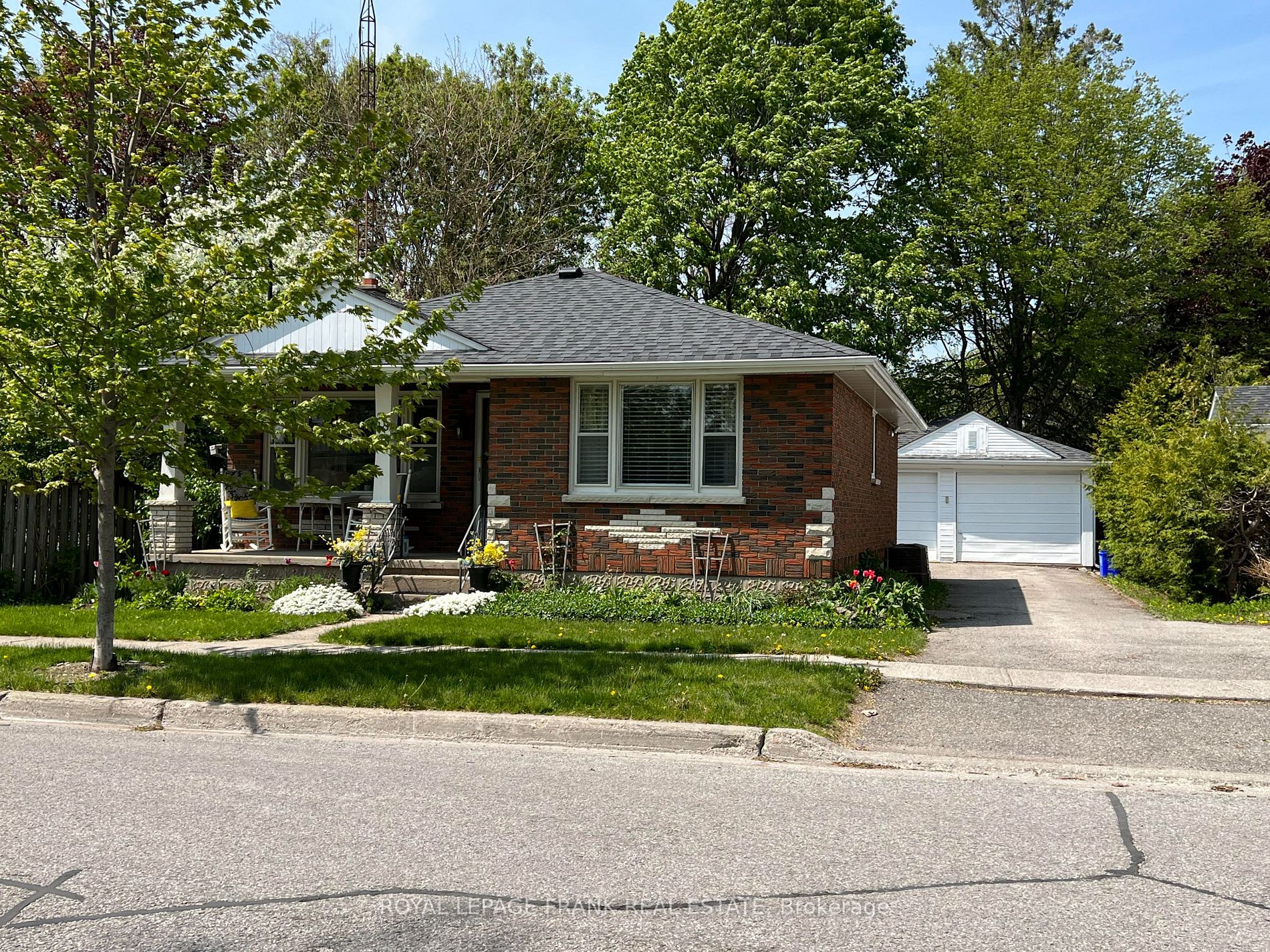 18 Centreview Street