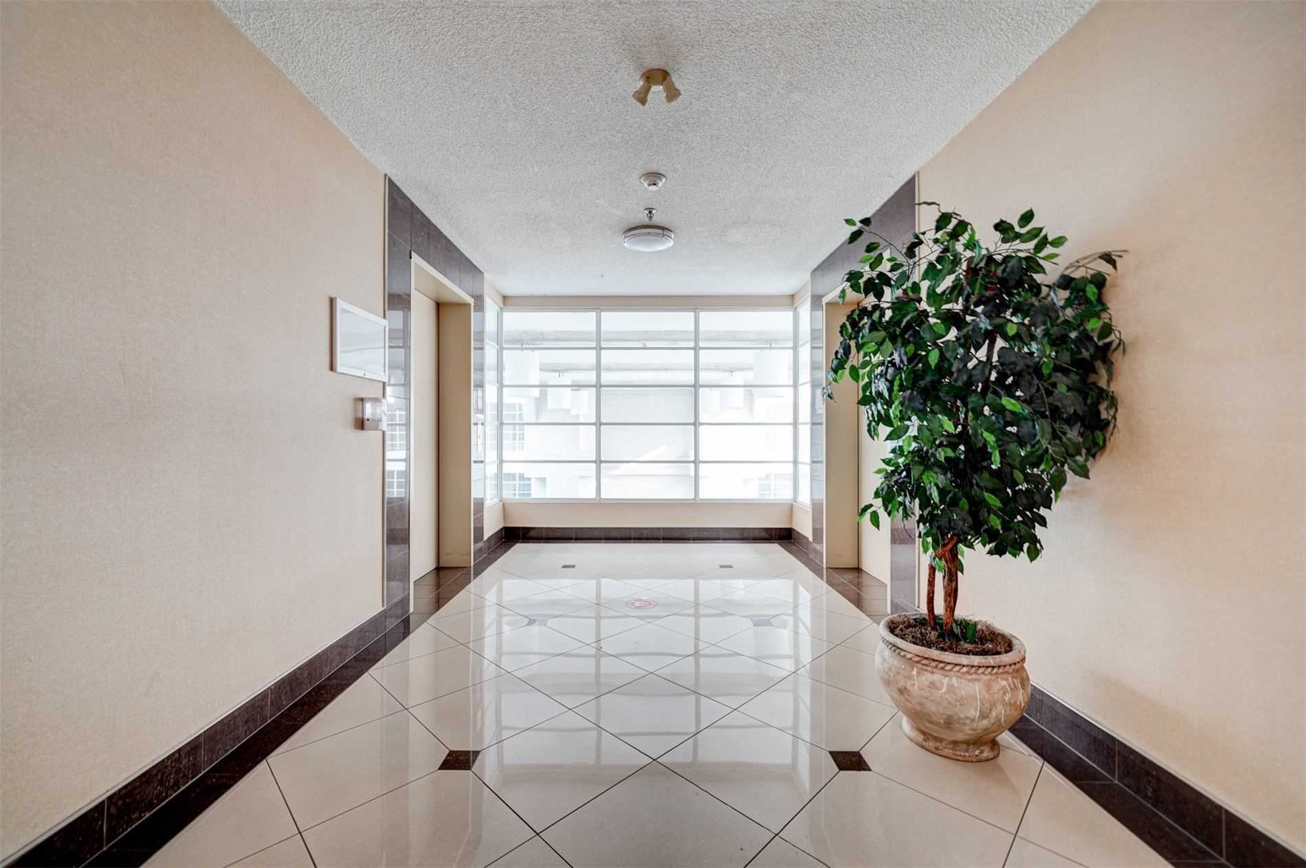 5800 Sheppard Avenue E, #516