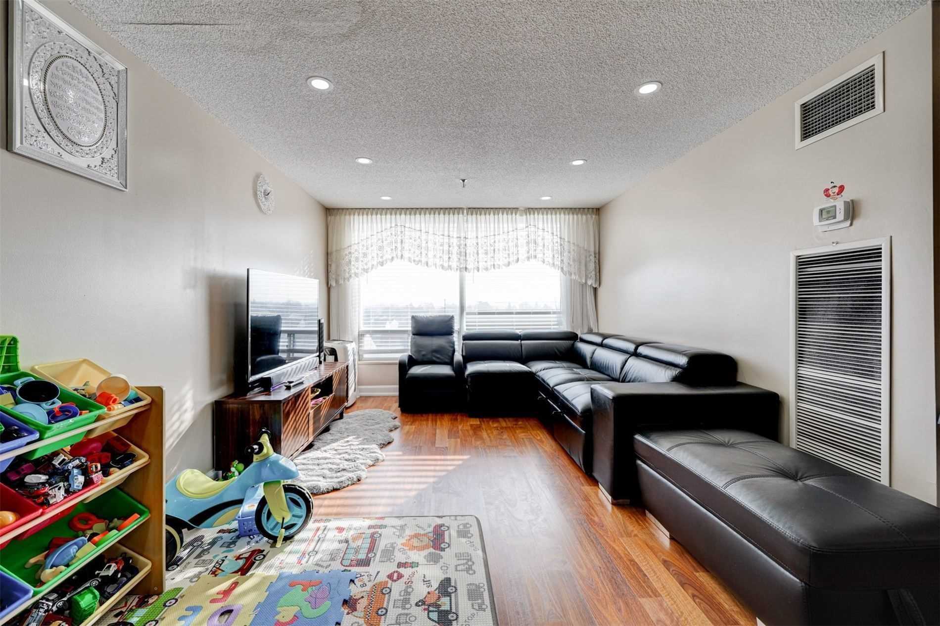5800 Sheppard Avenue E, #516