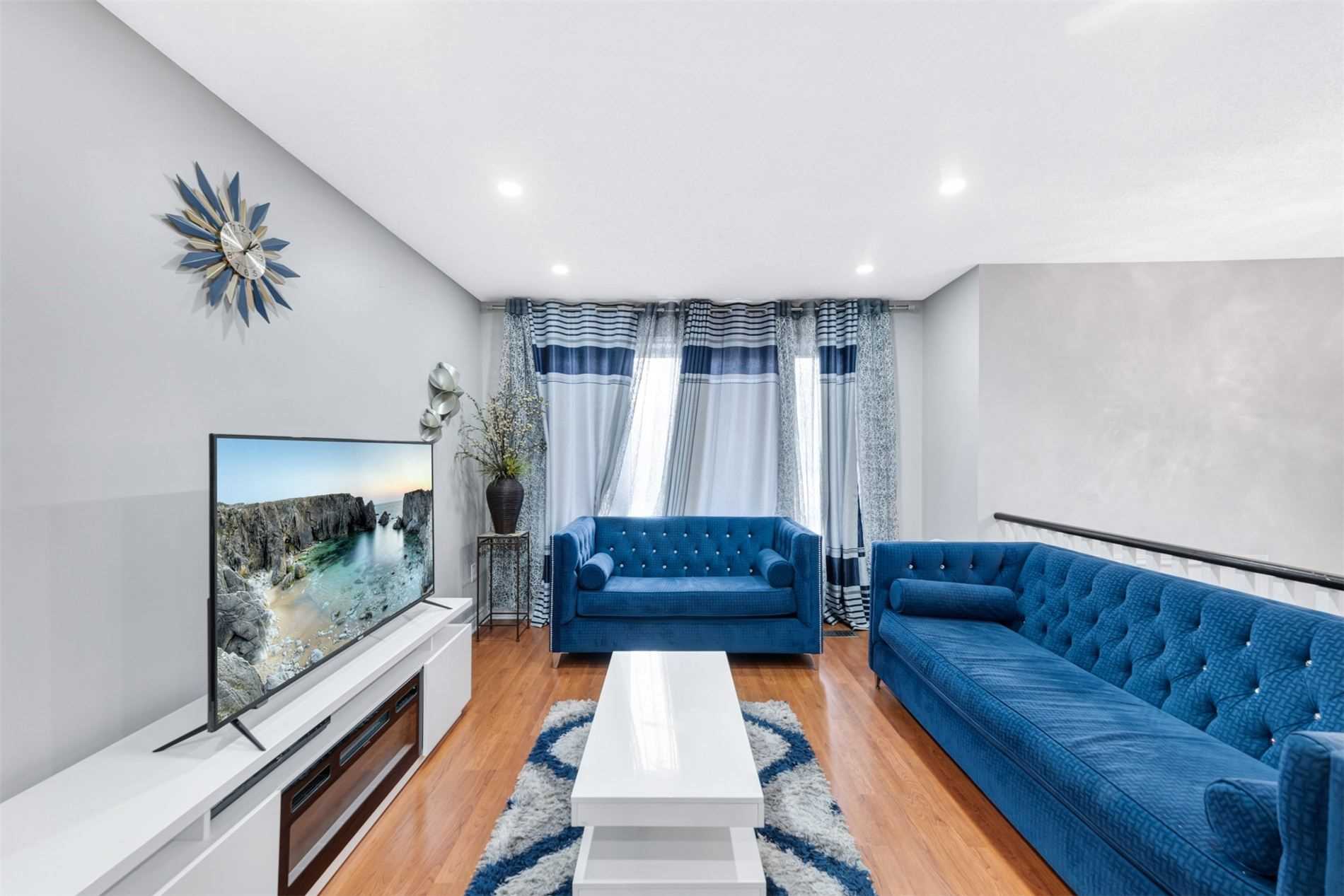 4 Orchard Park Dr