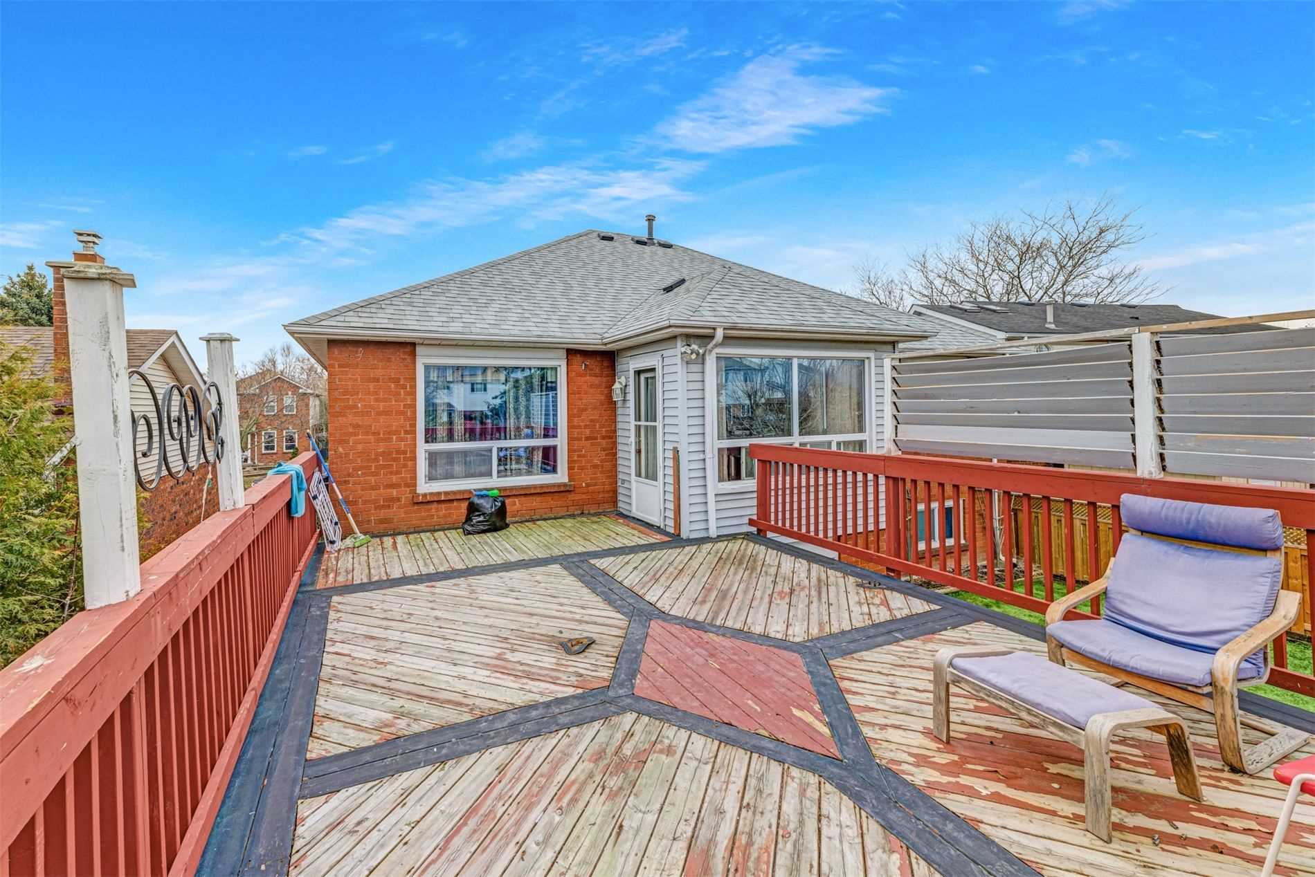 4 Orchard Park Dr