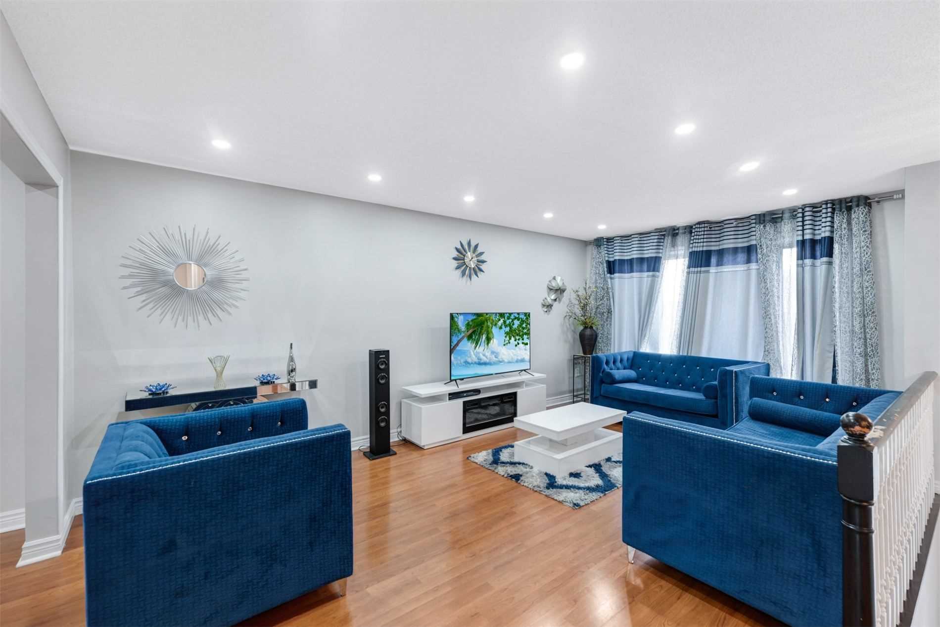 4 Orchard Park Dr