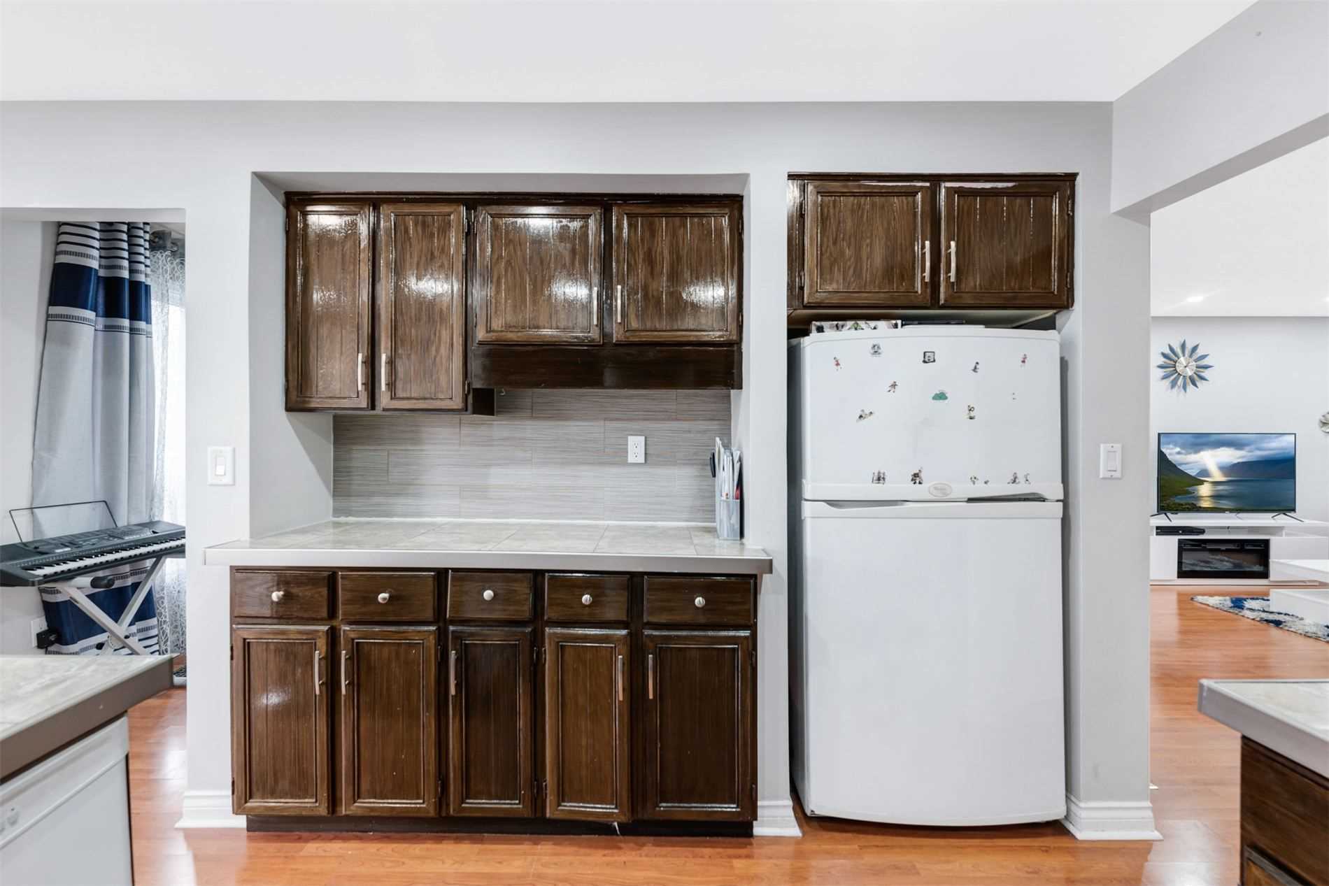 4 Orchard Park Dr