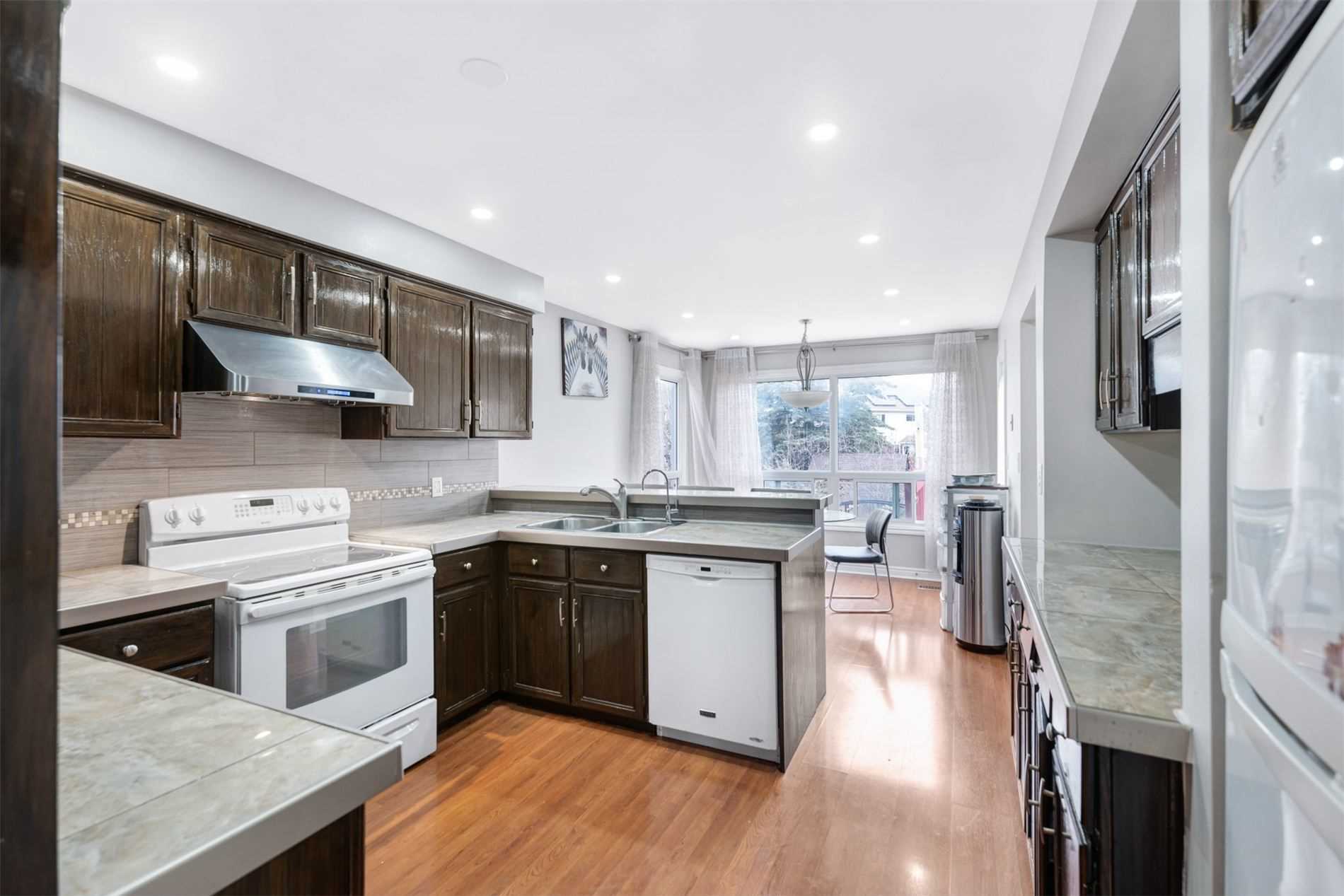 4 Orchard Park Dr