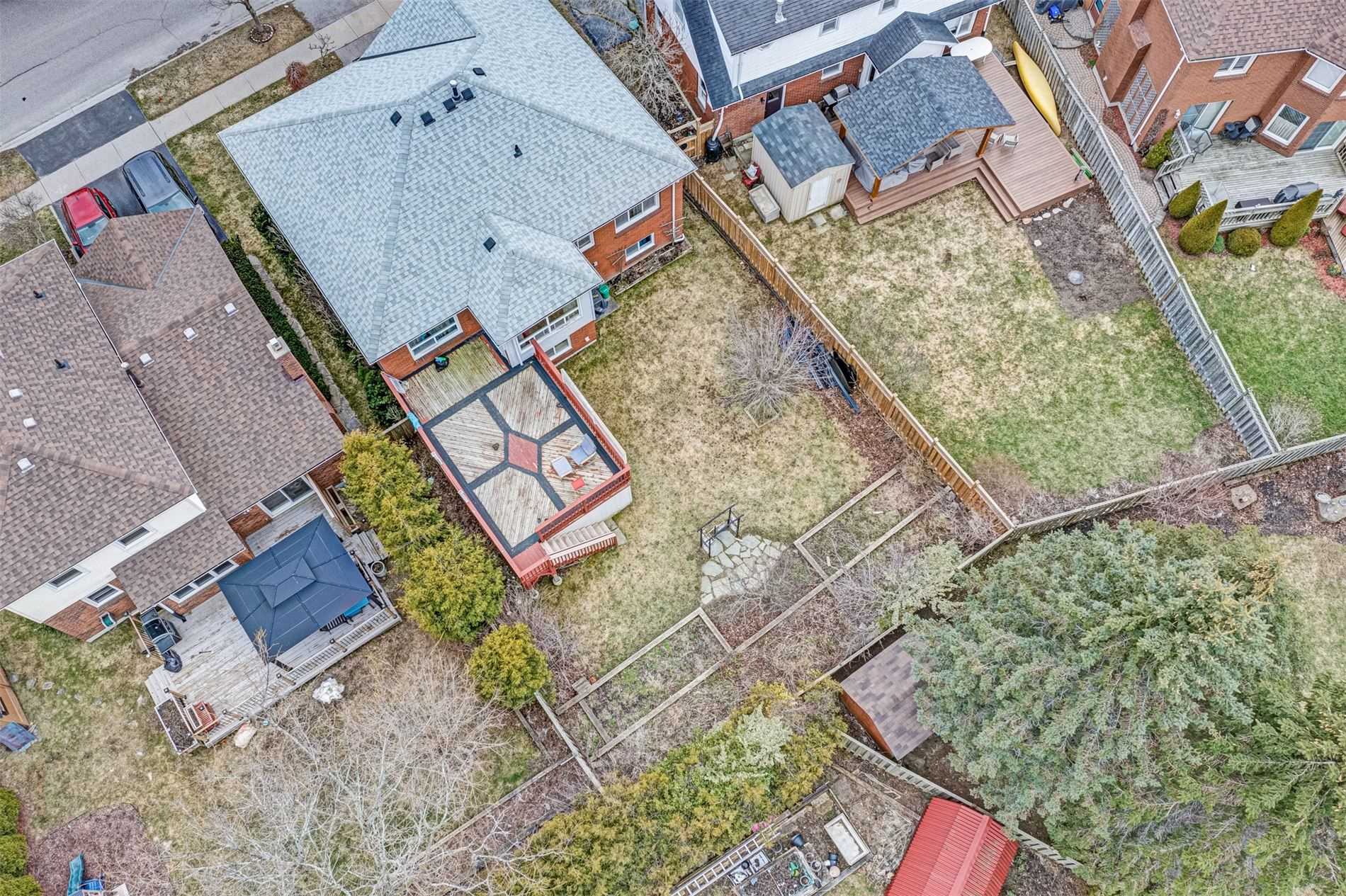 4 Orchard Park Dr
