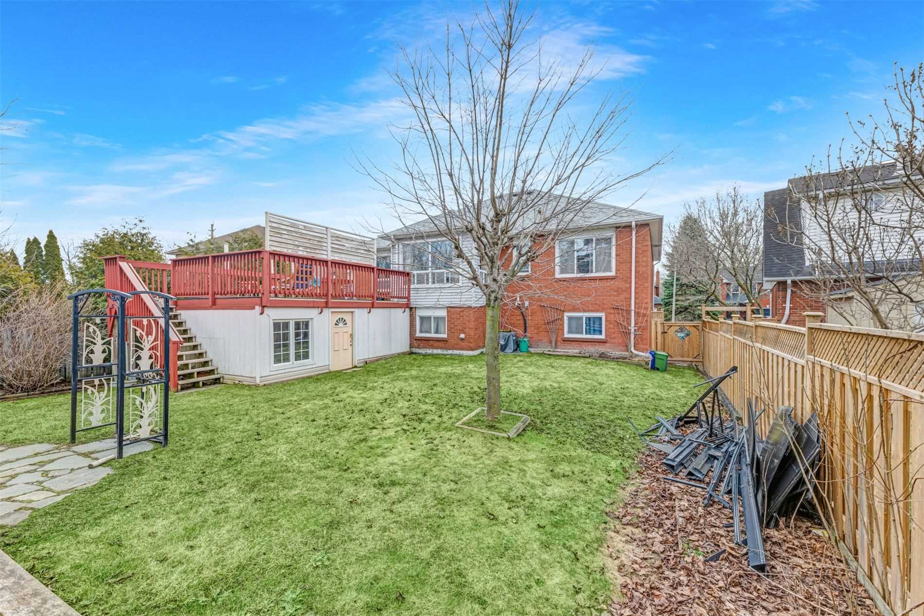 4 Orchard Park Dr