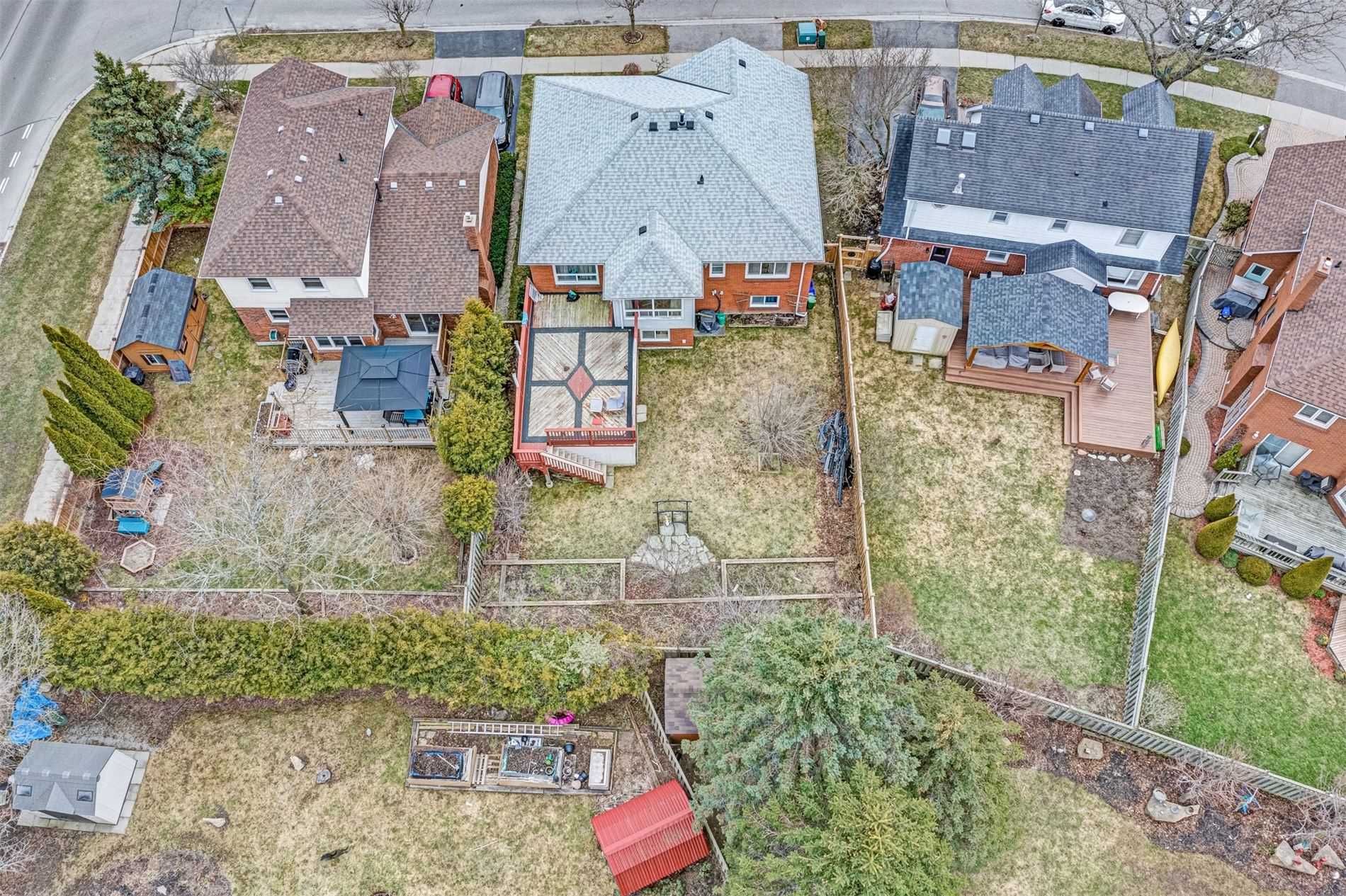 4 Orchard Park Dr