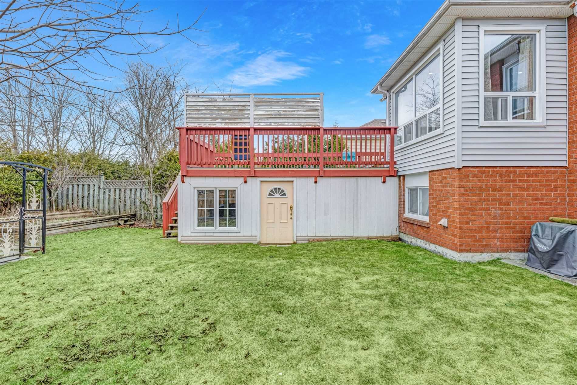 4 Orchard Park Dr