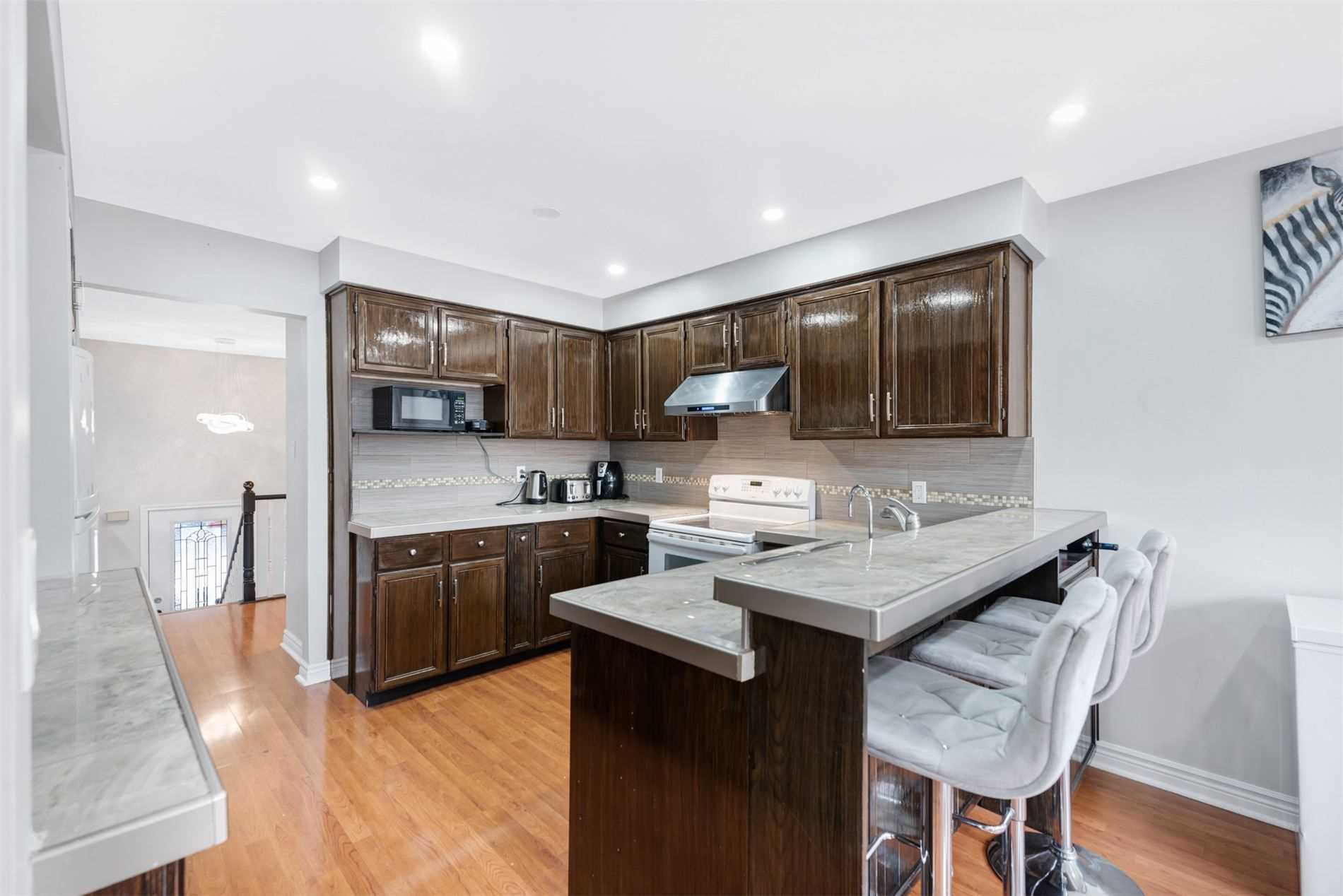 4 Orchard Park Dr