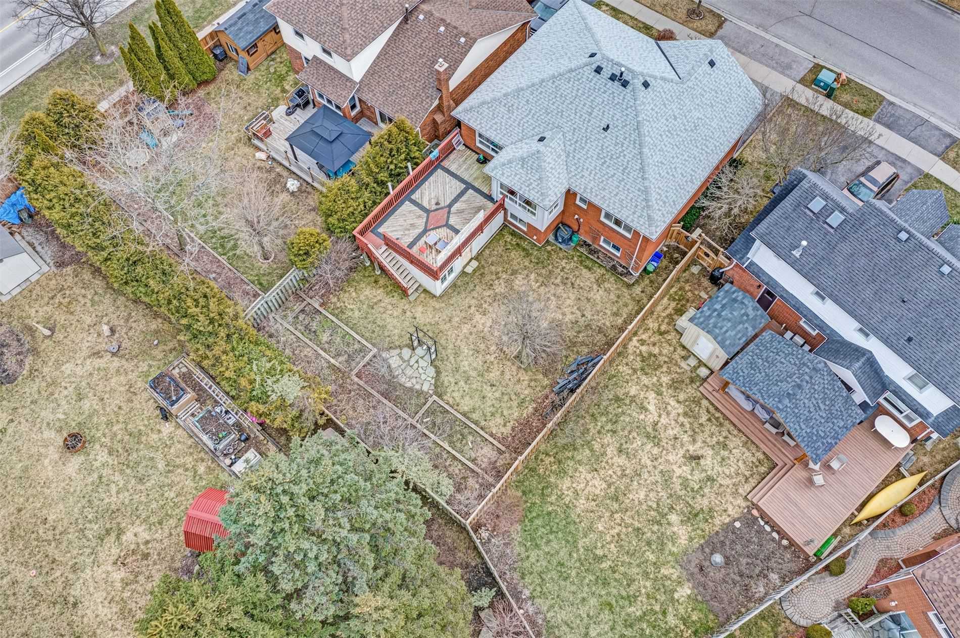 4 Orchard Park Dr