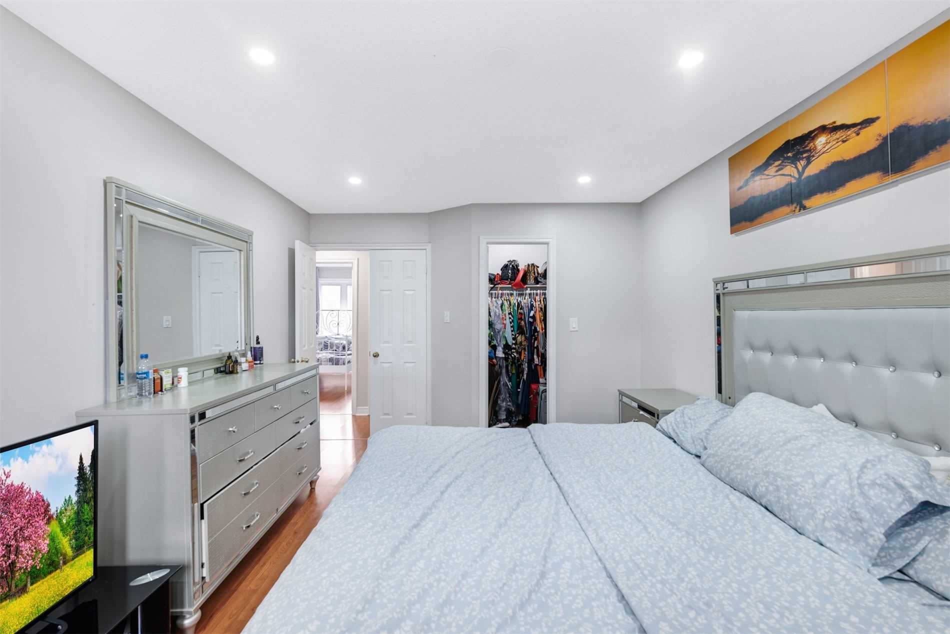 4 Orchard Park Dr