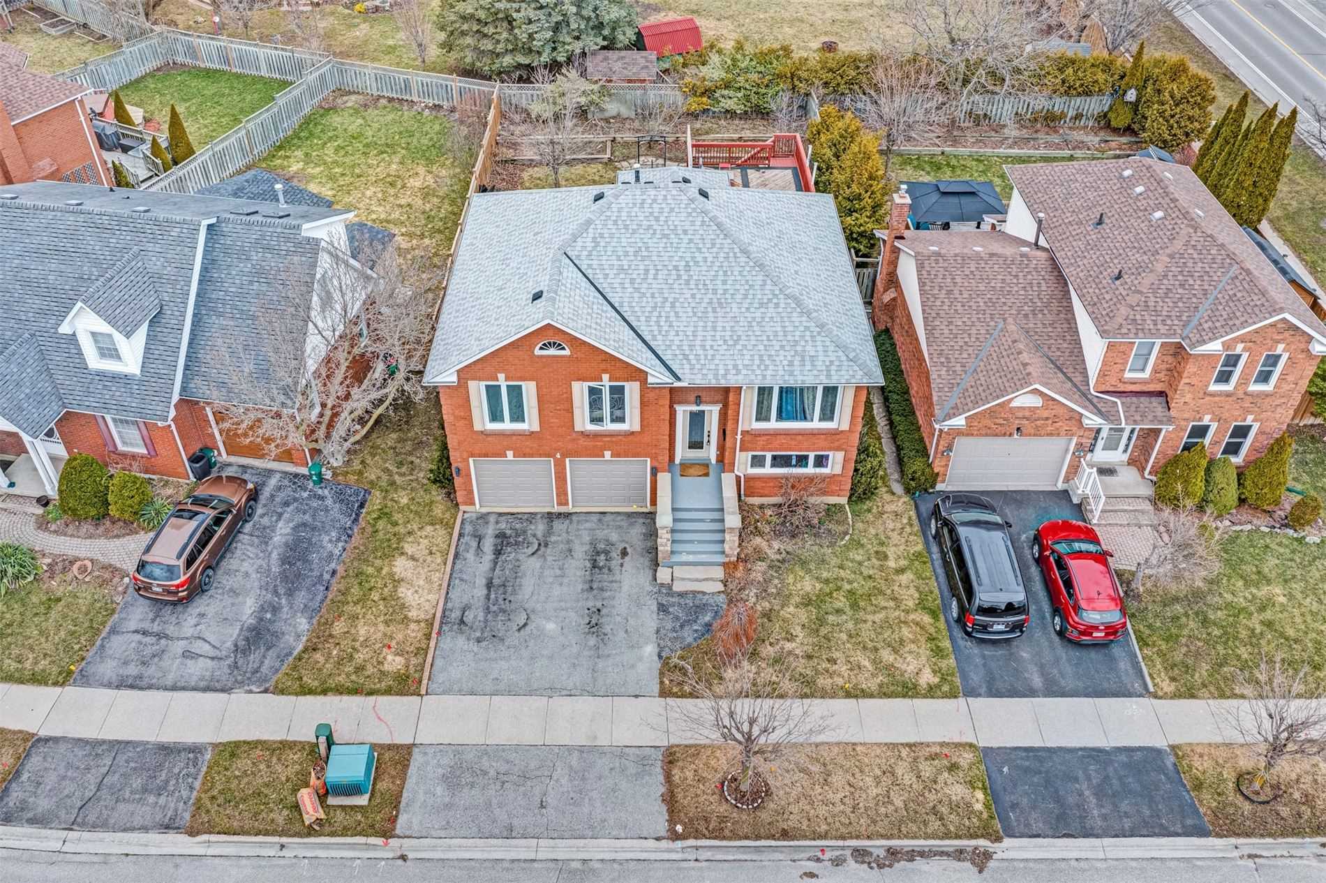 4 Orchard Park Dr
