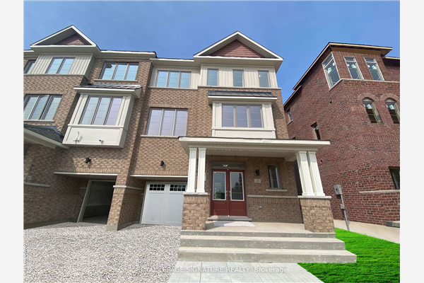 10 Sobczak Dr, Whitby