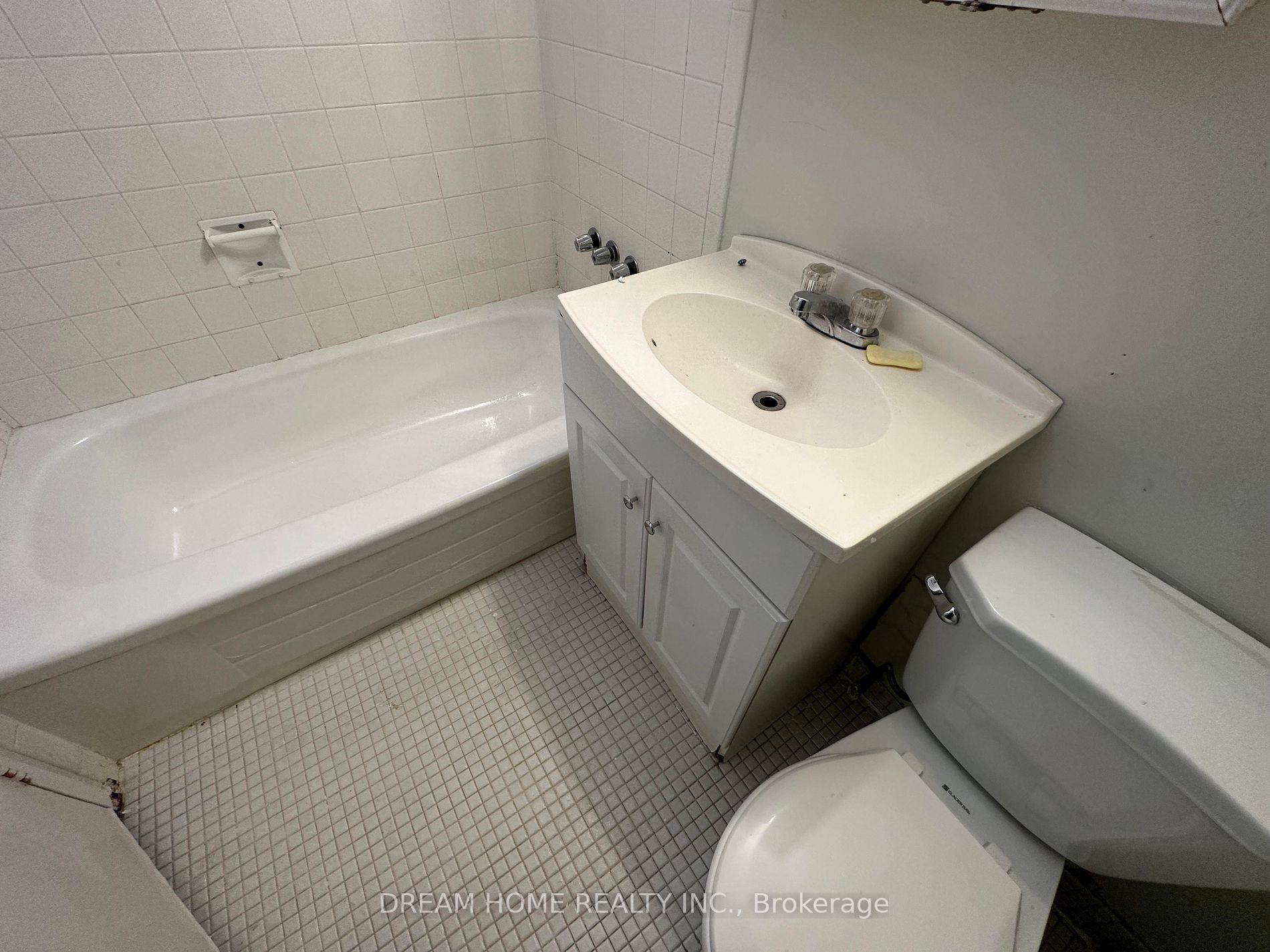 1950 Kennedy Rd, #808