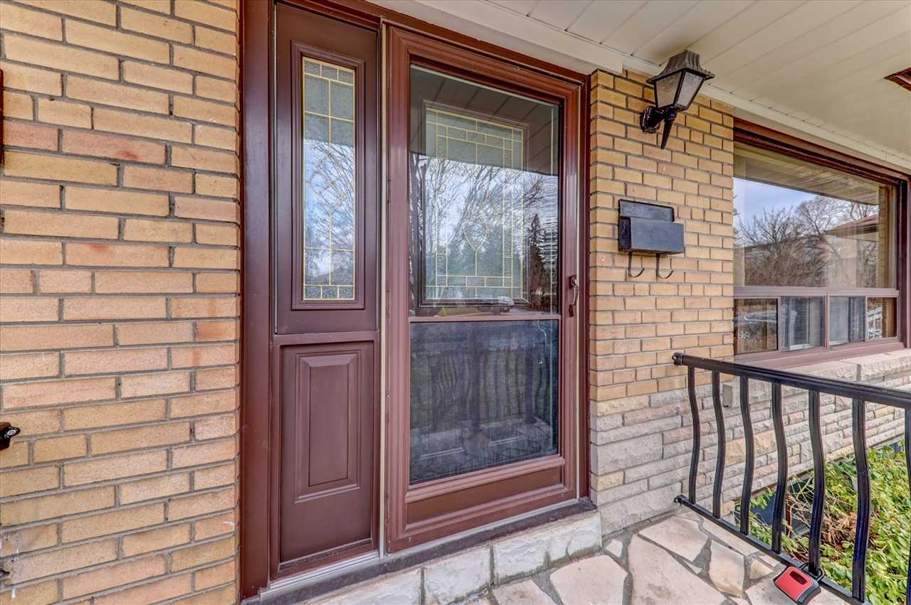 3 Holton Road