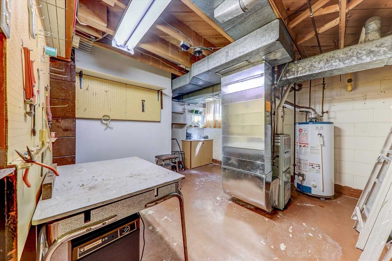 3 Holton Road
