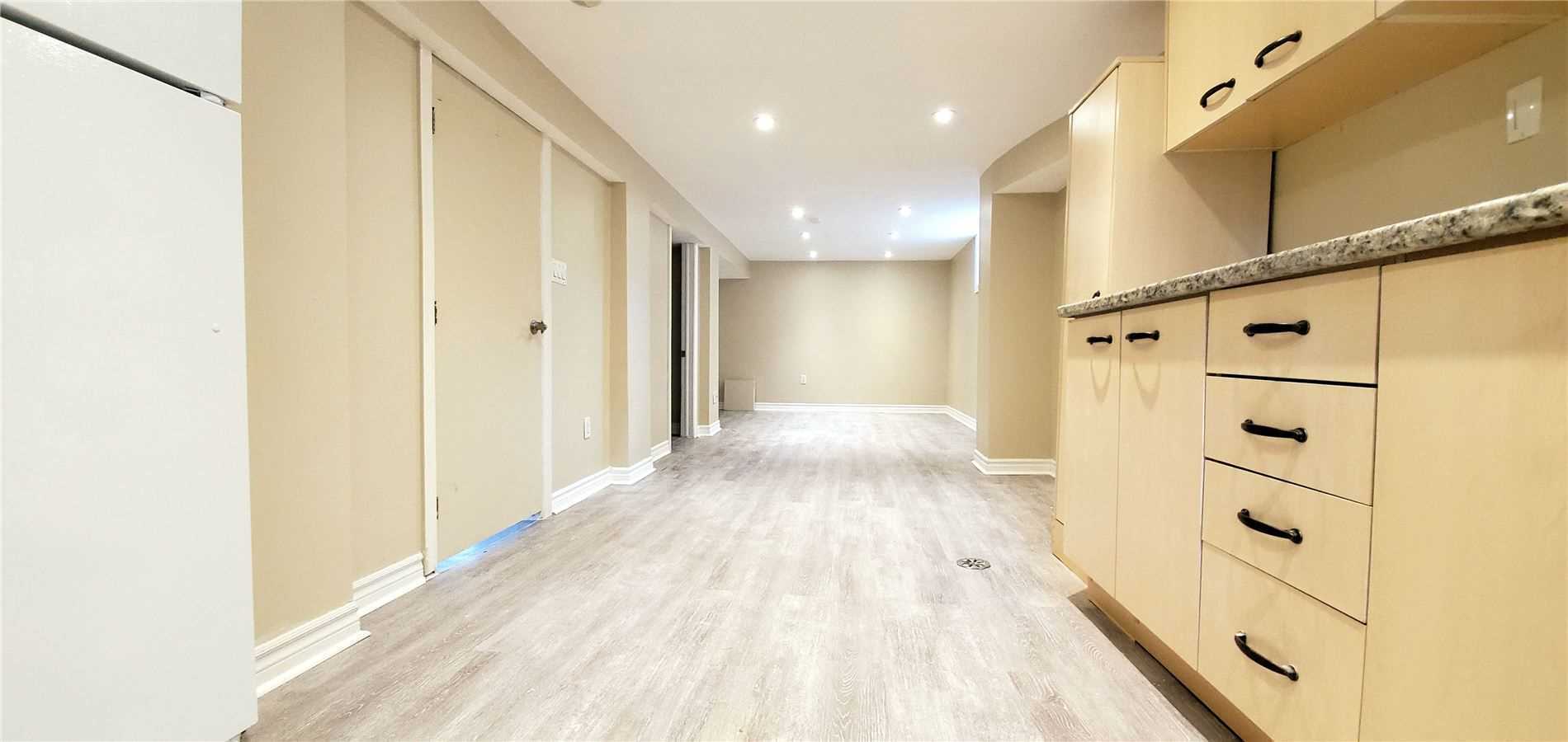 312 Warden Ave