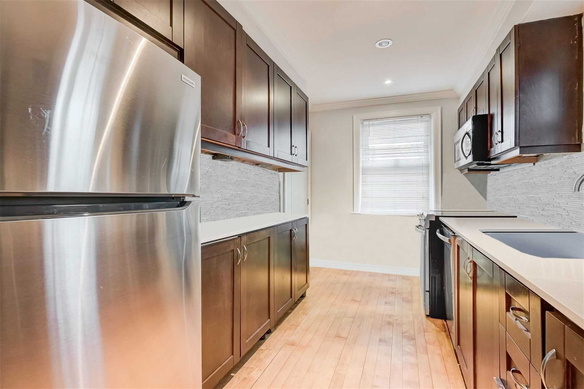 312 Warden Ave