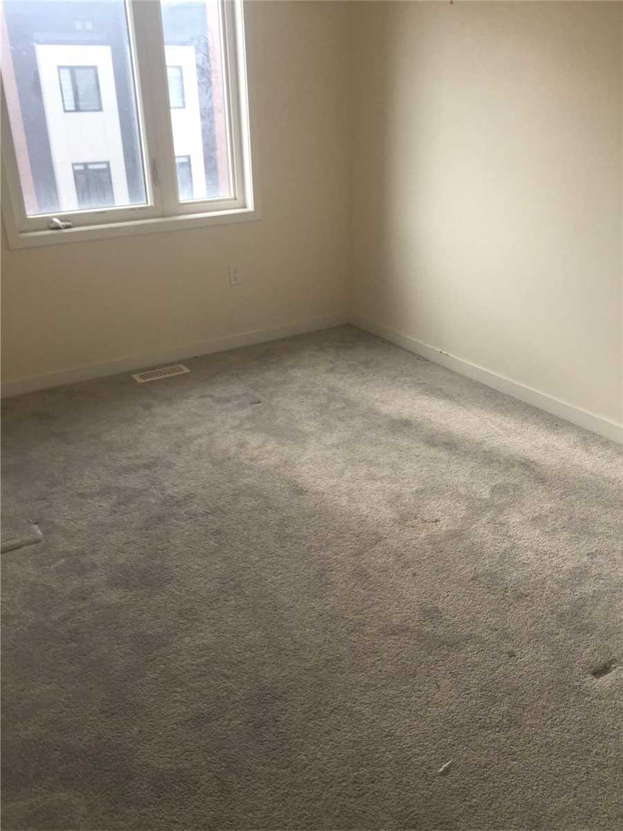 978 Kicking Horse Path