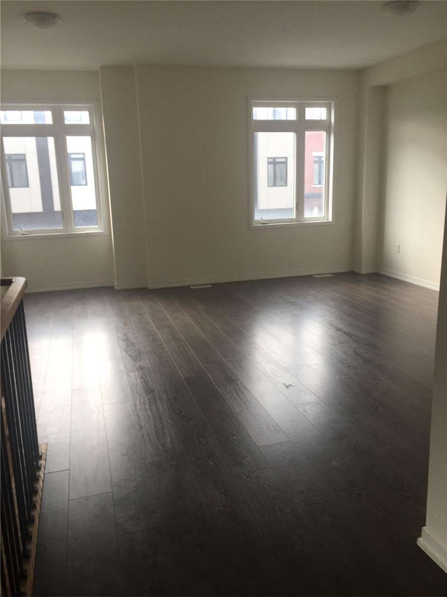 978 Kicking Horse Path