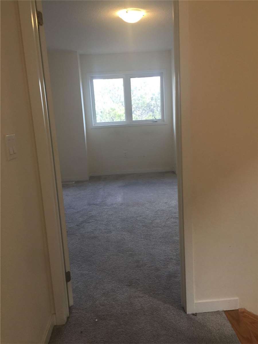 978 Kicking Horse Path