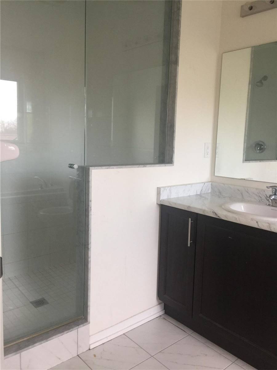 978 Kicking Horse Path