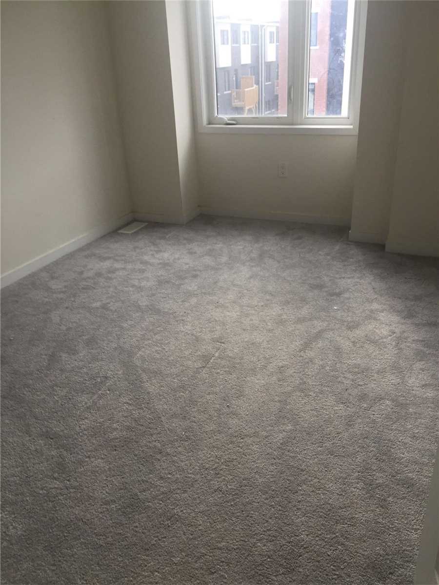 978 Kicking Horse Path