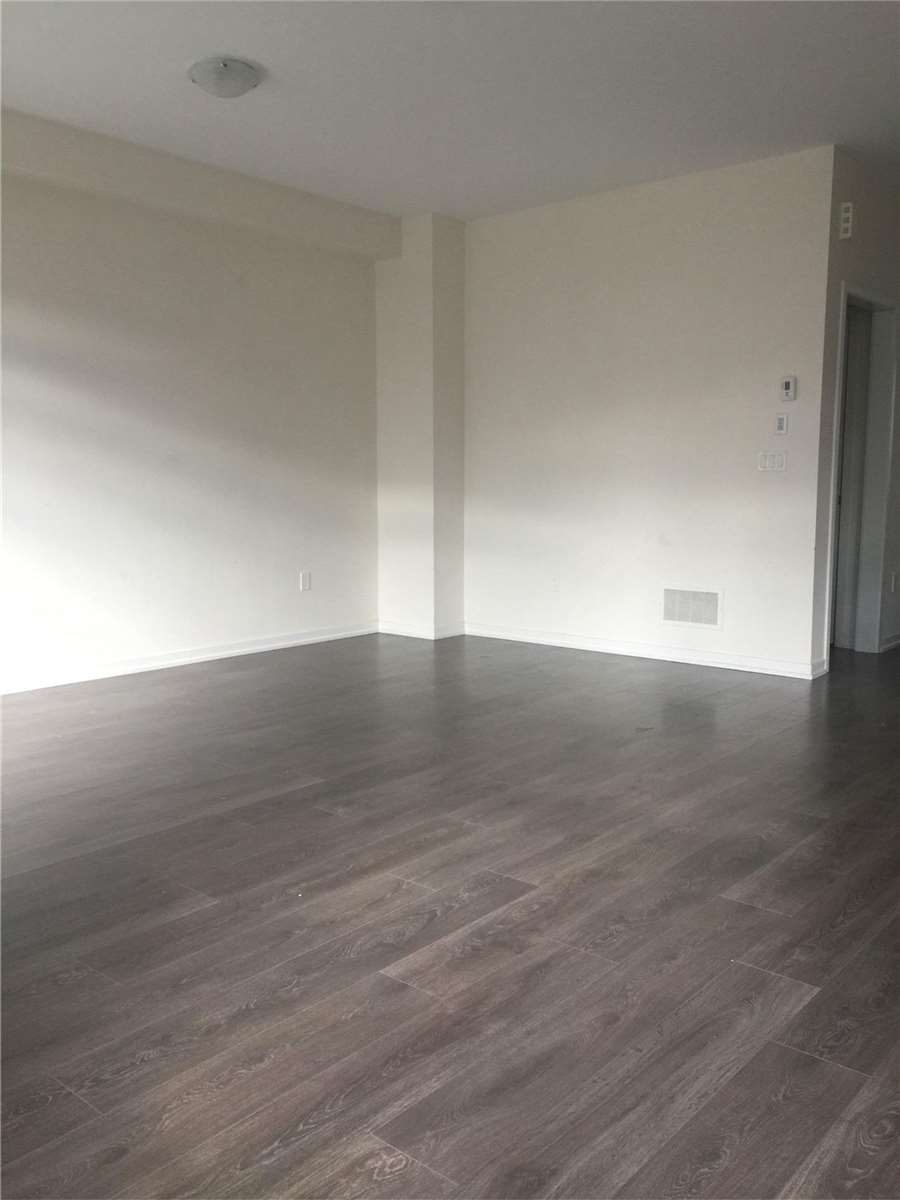 978 Kicking Horse Path