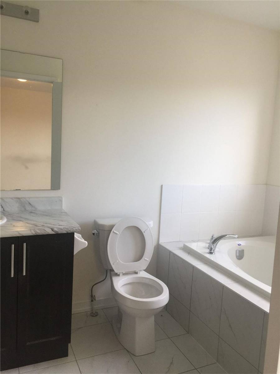 978 Kicking Horse Path