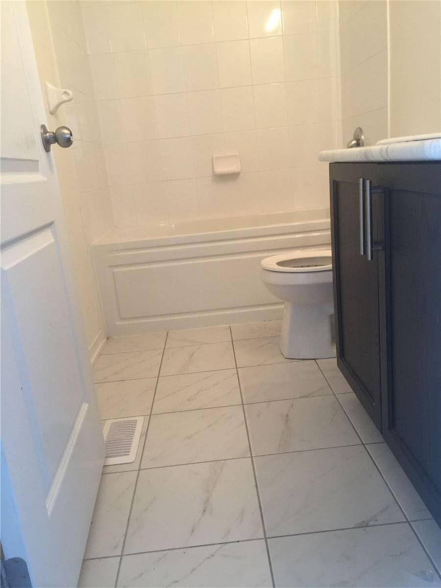 978 Kicking Horse Path