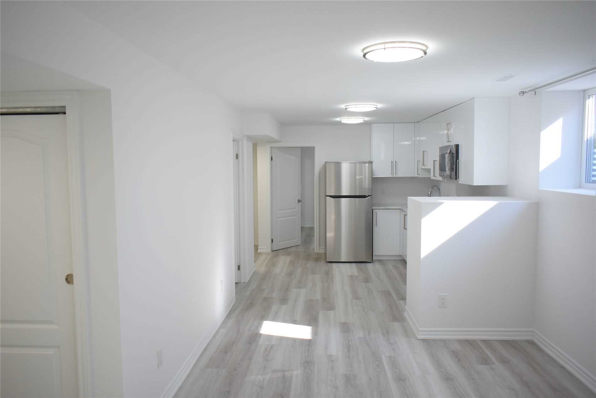 655 Cartier Avenue, #Lower