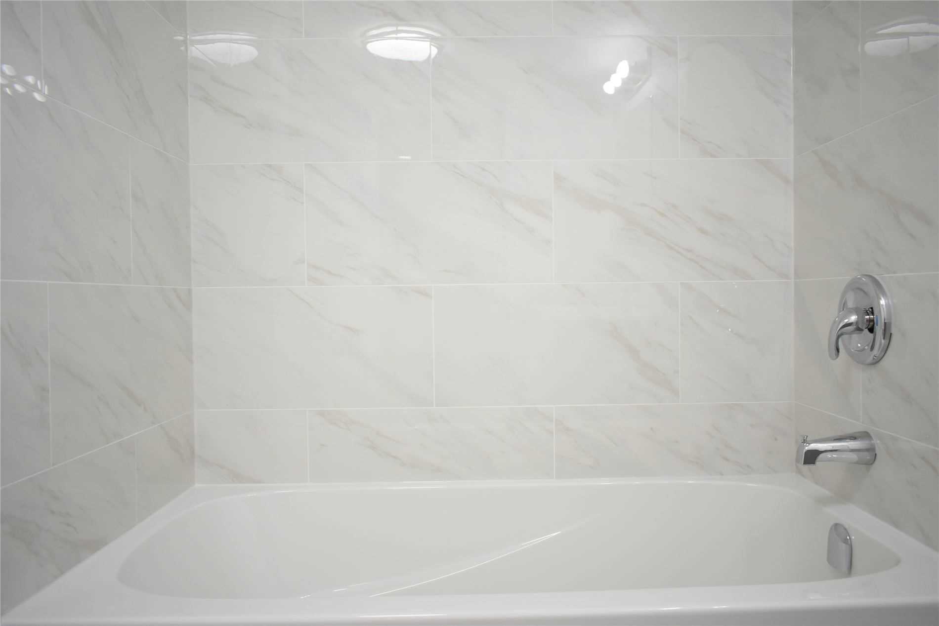655 Cartier Avenue, #Lower