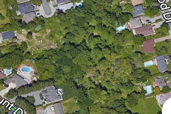 516 Oakwood Dr, Pickering