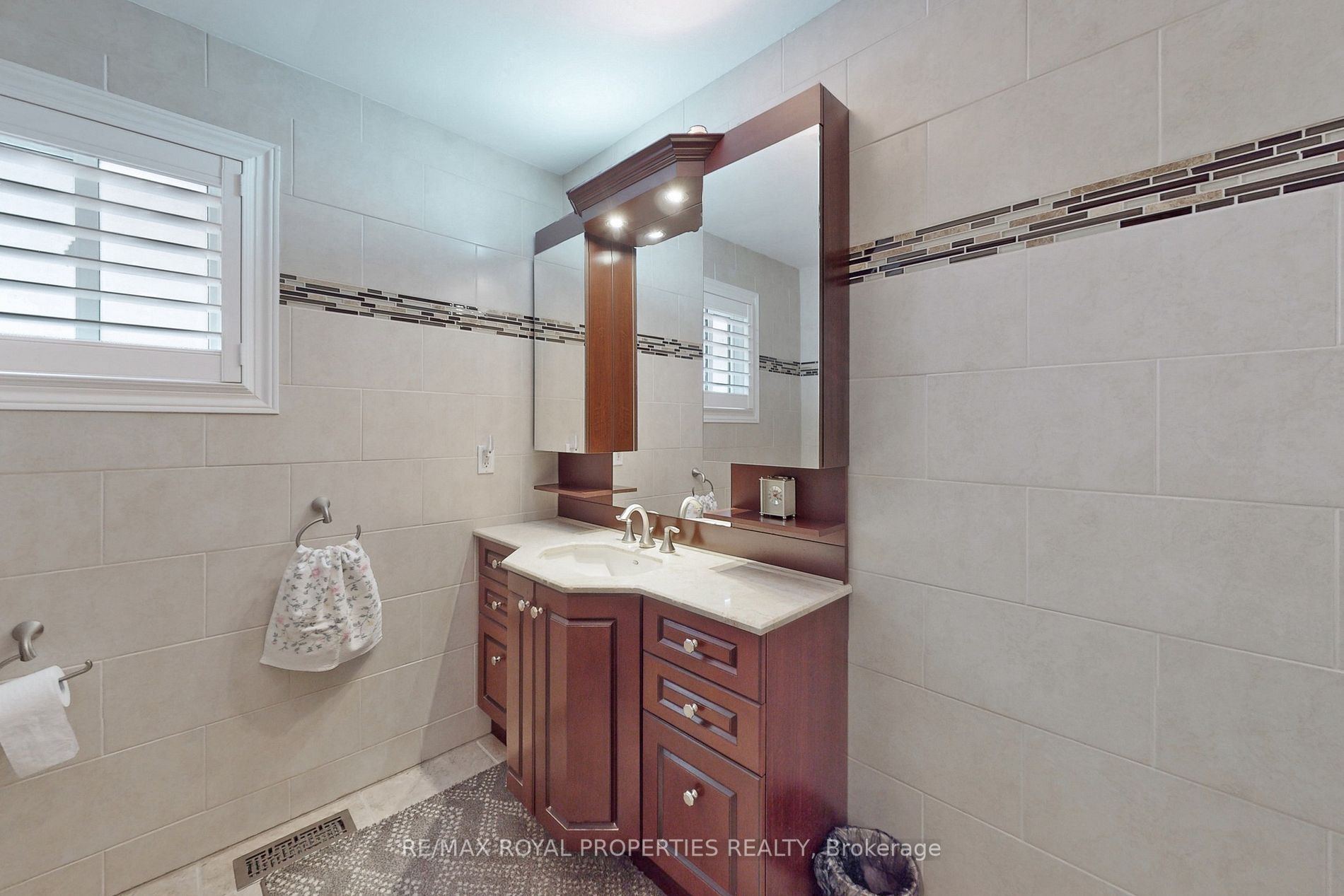 Listing E6015792 - Large Photo # 29