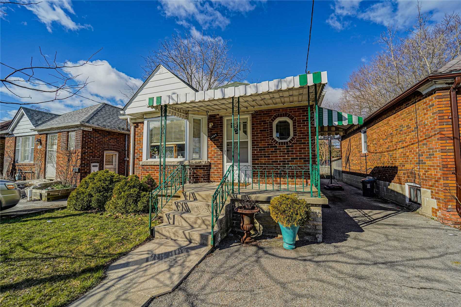 1360 Woodbine Avenue