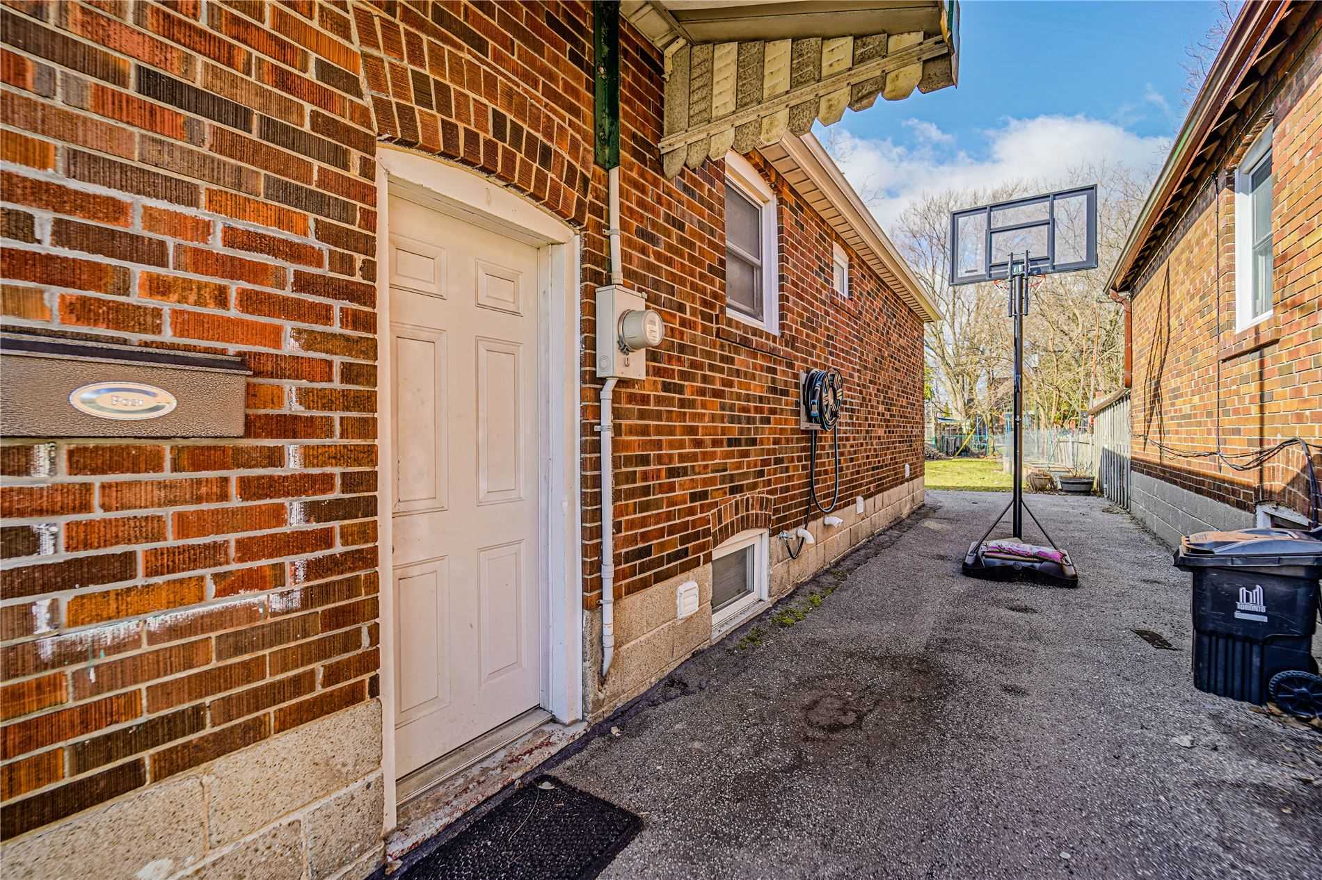 1360 Woodbine Avenue