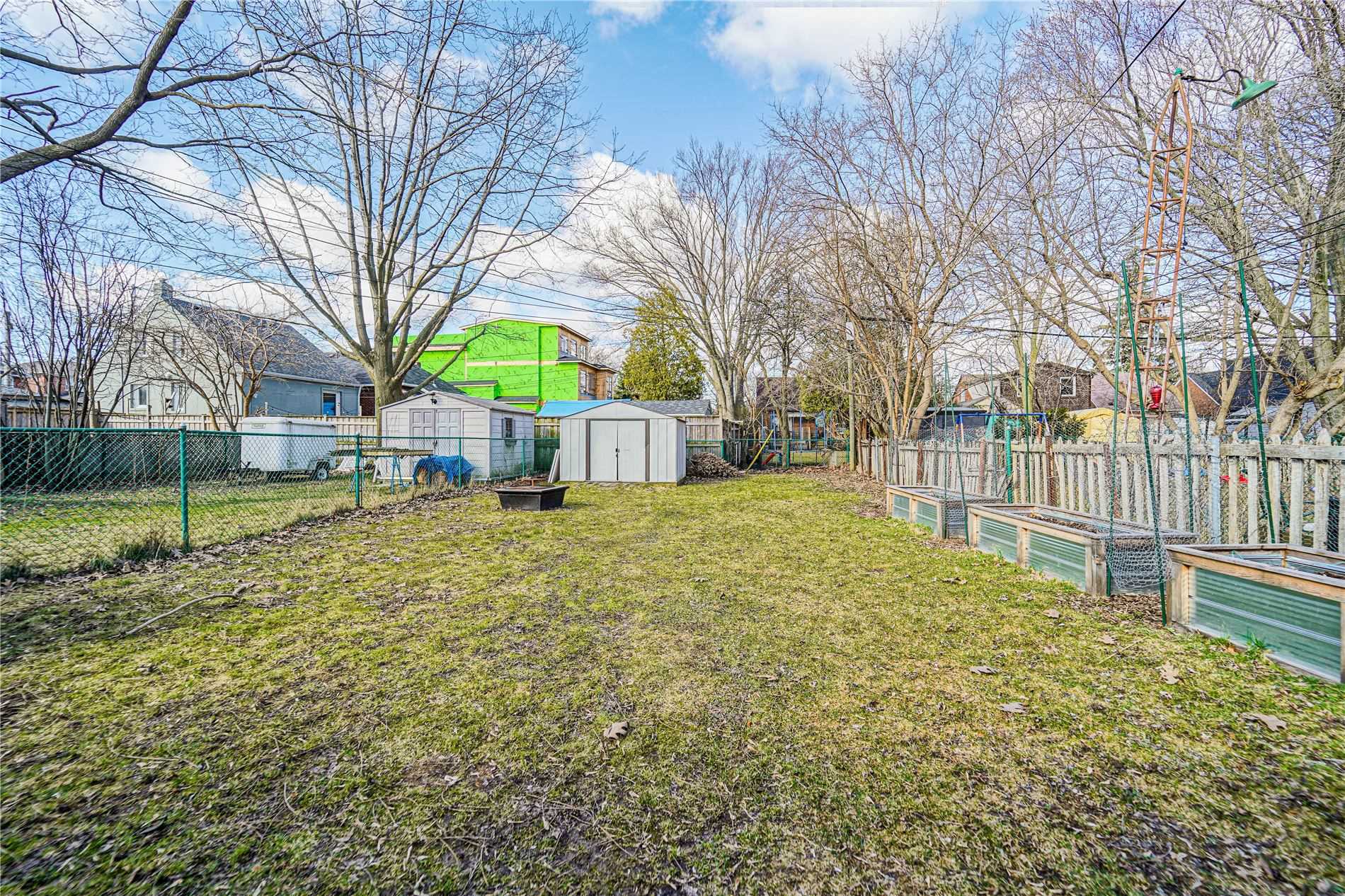 1360 Woodbine Avenue