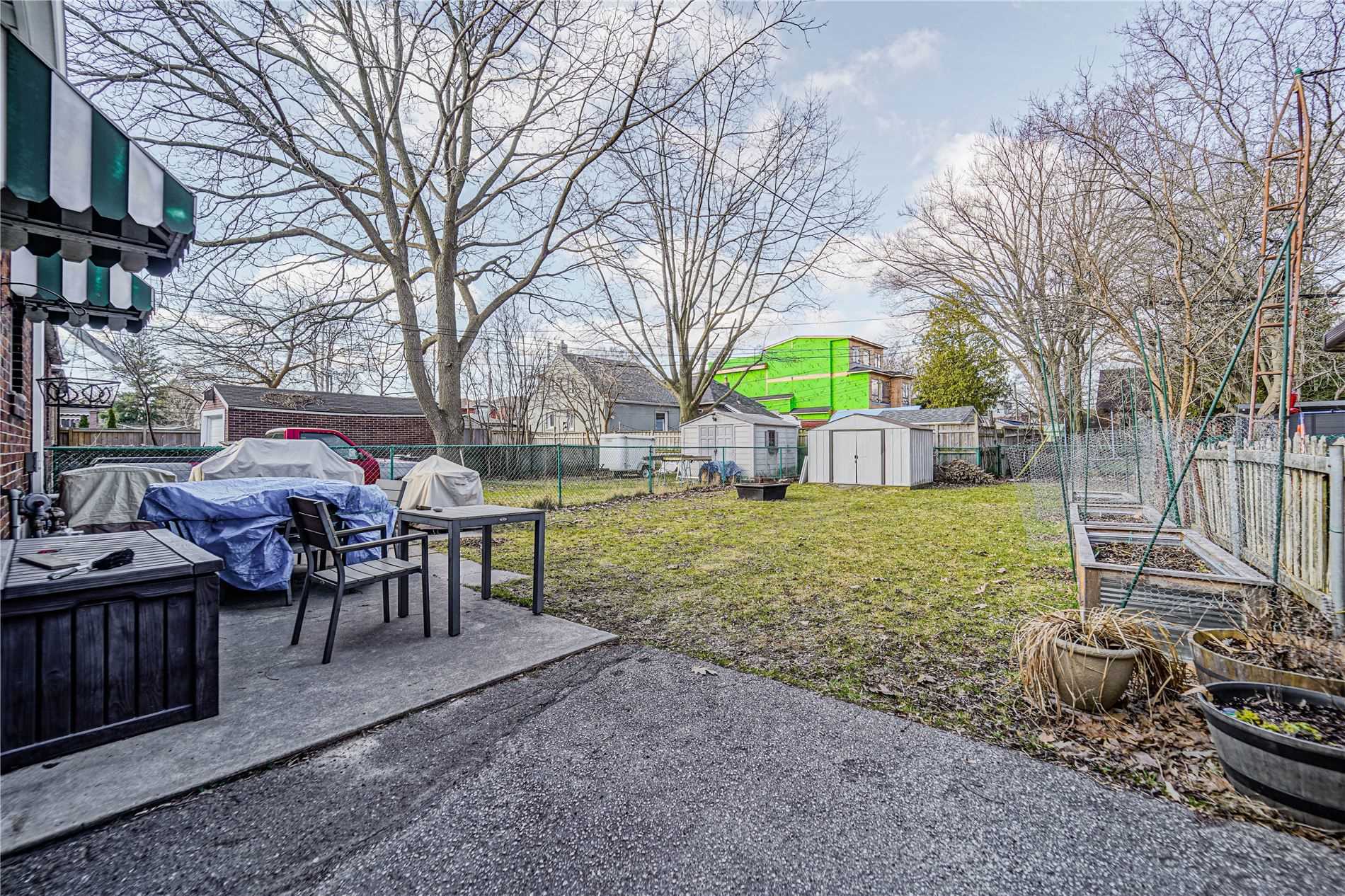 1360 Woodbine Avenue