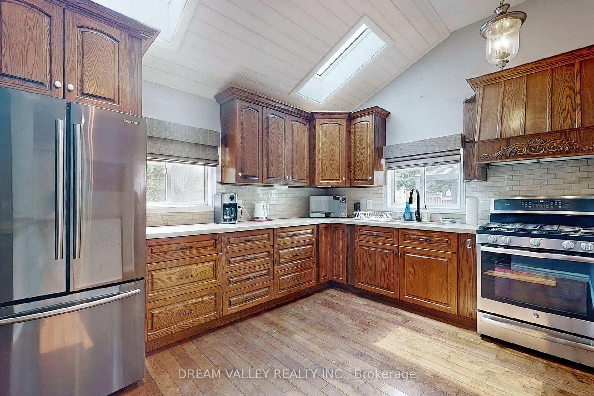 Listing E6016600 - Large Photo # 12
